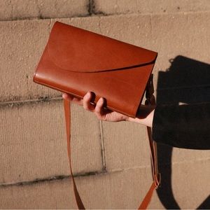 Rare find / discontinued: Teddi Joelle signature clutch - brown. New.